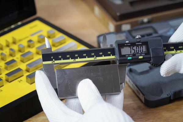 Por qué el grosor afecta a la densidad de las láminas de tungsteno-